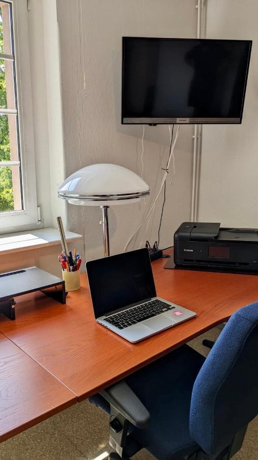 Grosse Ferienwohnung Mit Loggia Und Garten In Котбус Екстериор снимка